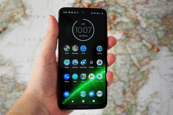 Motorola Moto G7 won't turn on or freezes on black screen. Here is the solution.